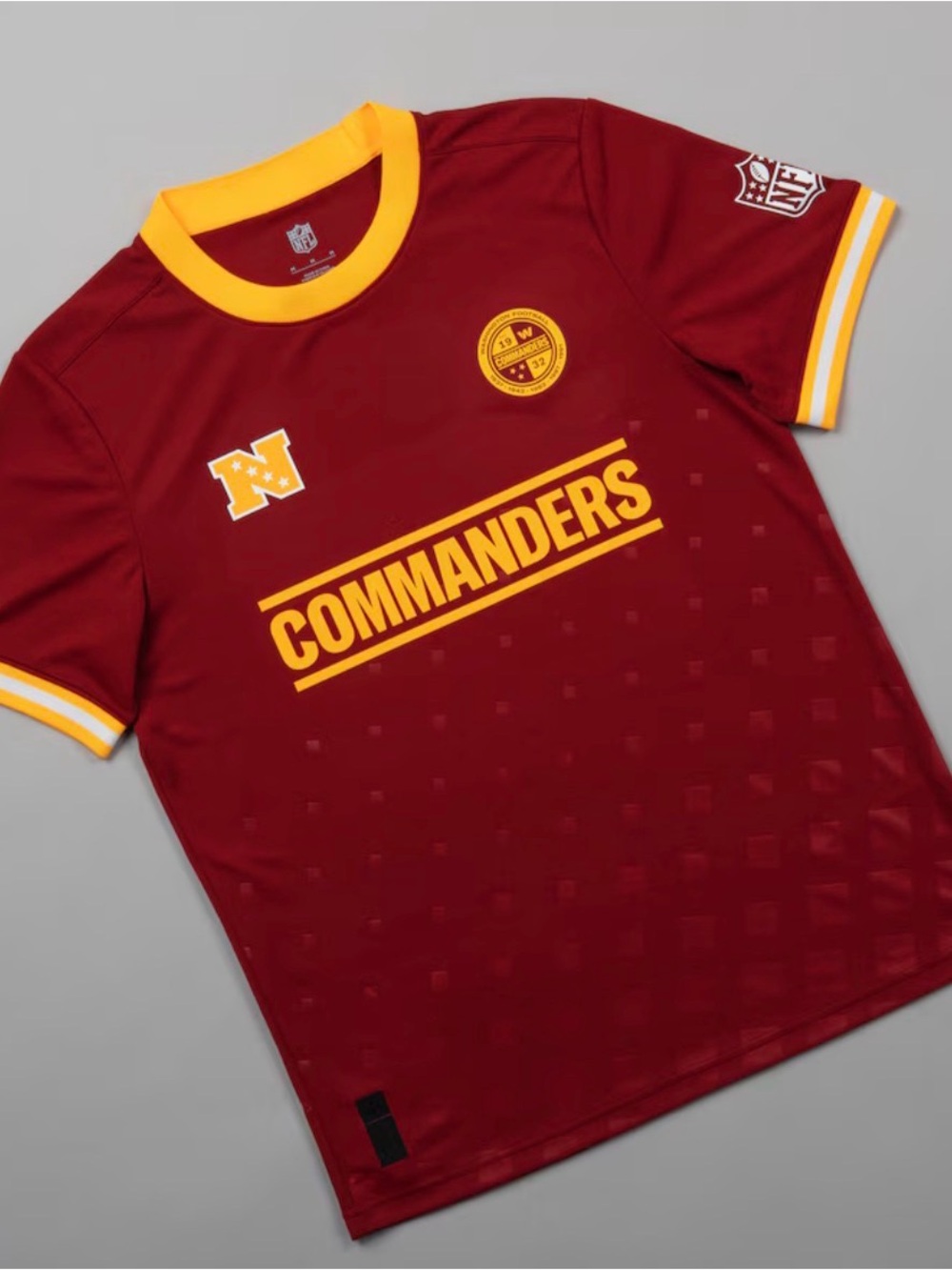 NWT Washington Commanders Fanatics NFL Football x Football Fan Top - Burgundy